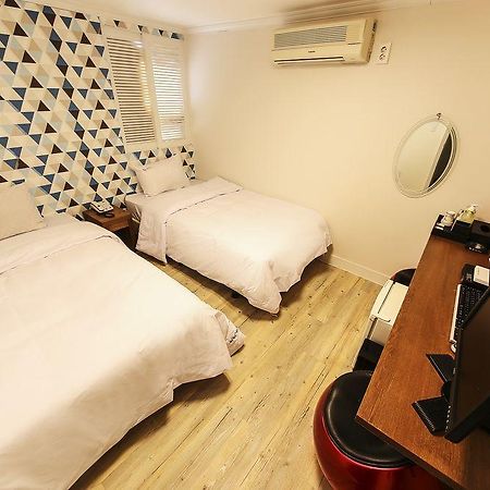 In Seoul Sinchon Goguma Hotel Екстер'єр фото