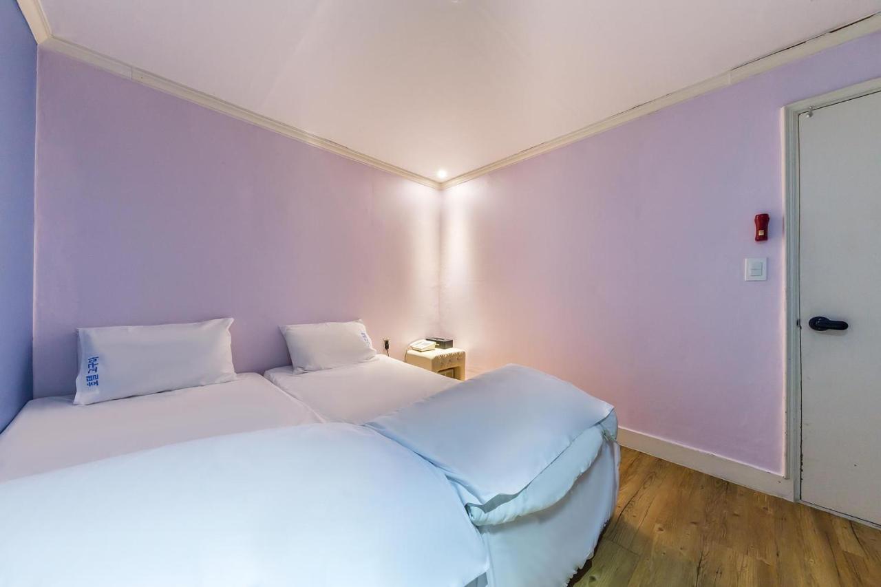 In Seoul Sinchon Goguma Hotel Екстер'єр фото