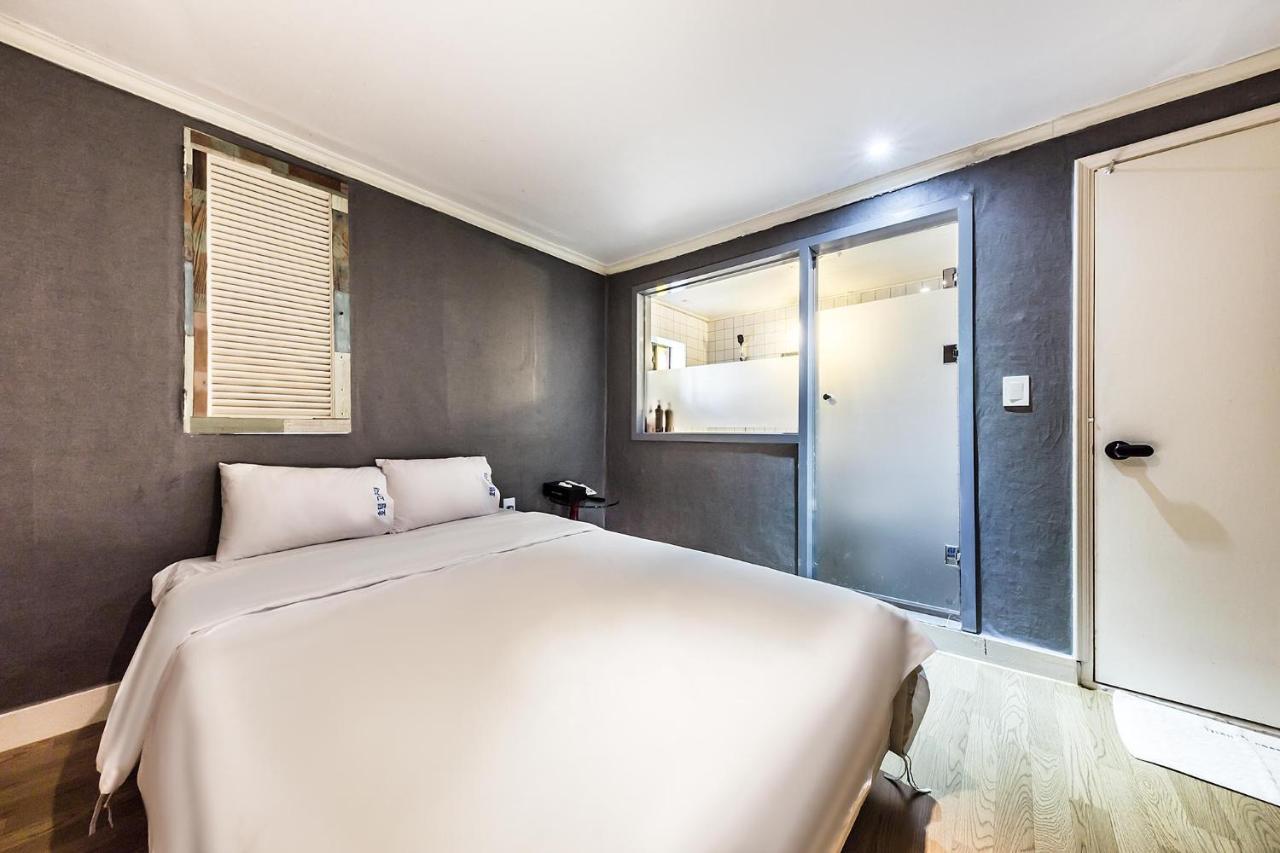 In Seoul Sinchon Goguma Hotel Екстер'єр фото