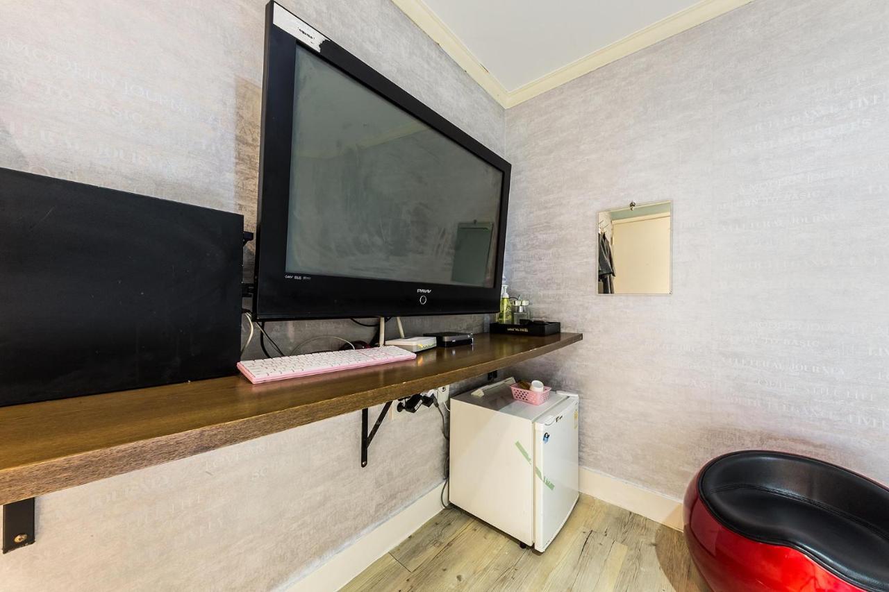 In Seoul Sinchon Goguma Hotel Екстер'єр фото