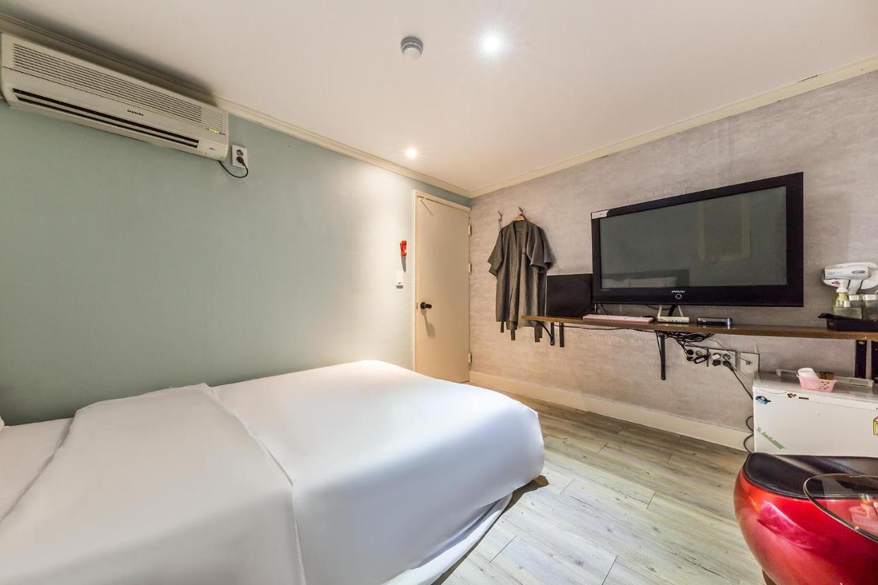 In Seoul Sinchon Goguma Hotel Екстер'єр фото