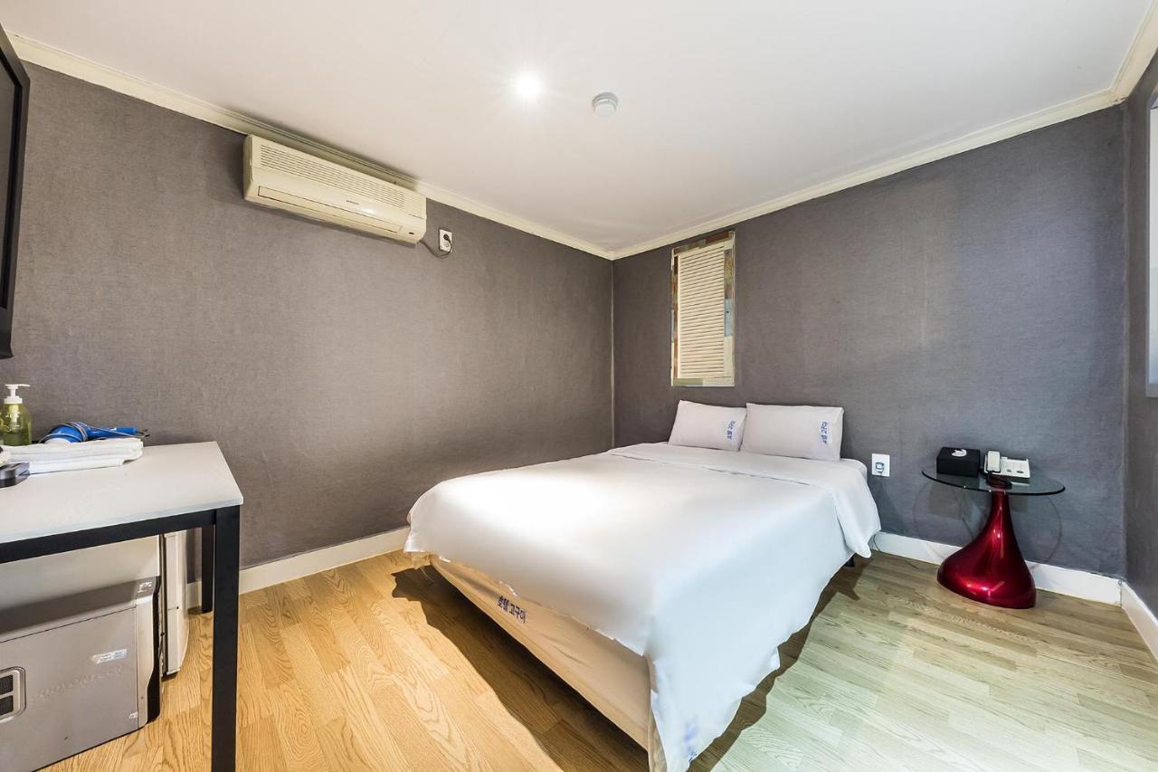In Seoul Sinchon Goguma Hotel Екстер'єр фото